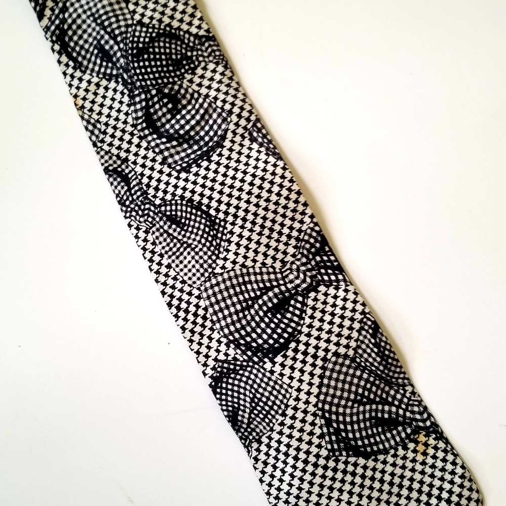 NWT Vintage 70s Silk Club 100% Silk Unisex Checks/Bows Necktie Saks 5th Avenue